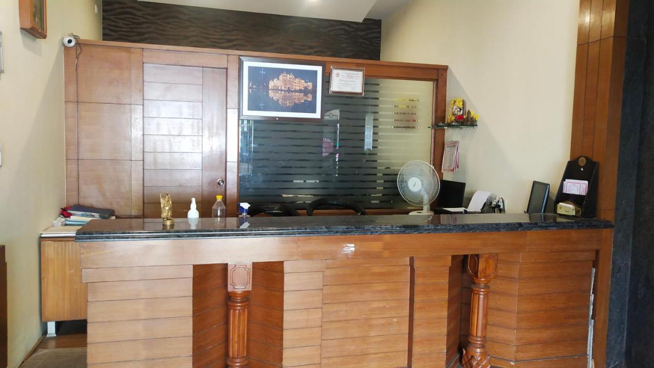 Hotel Vyshak International Mysore Exterior foto