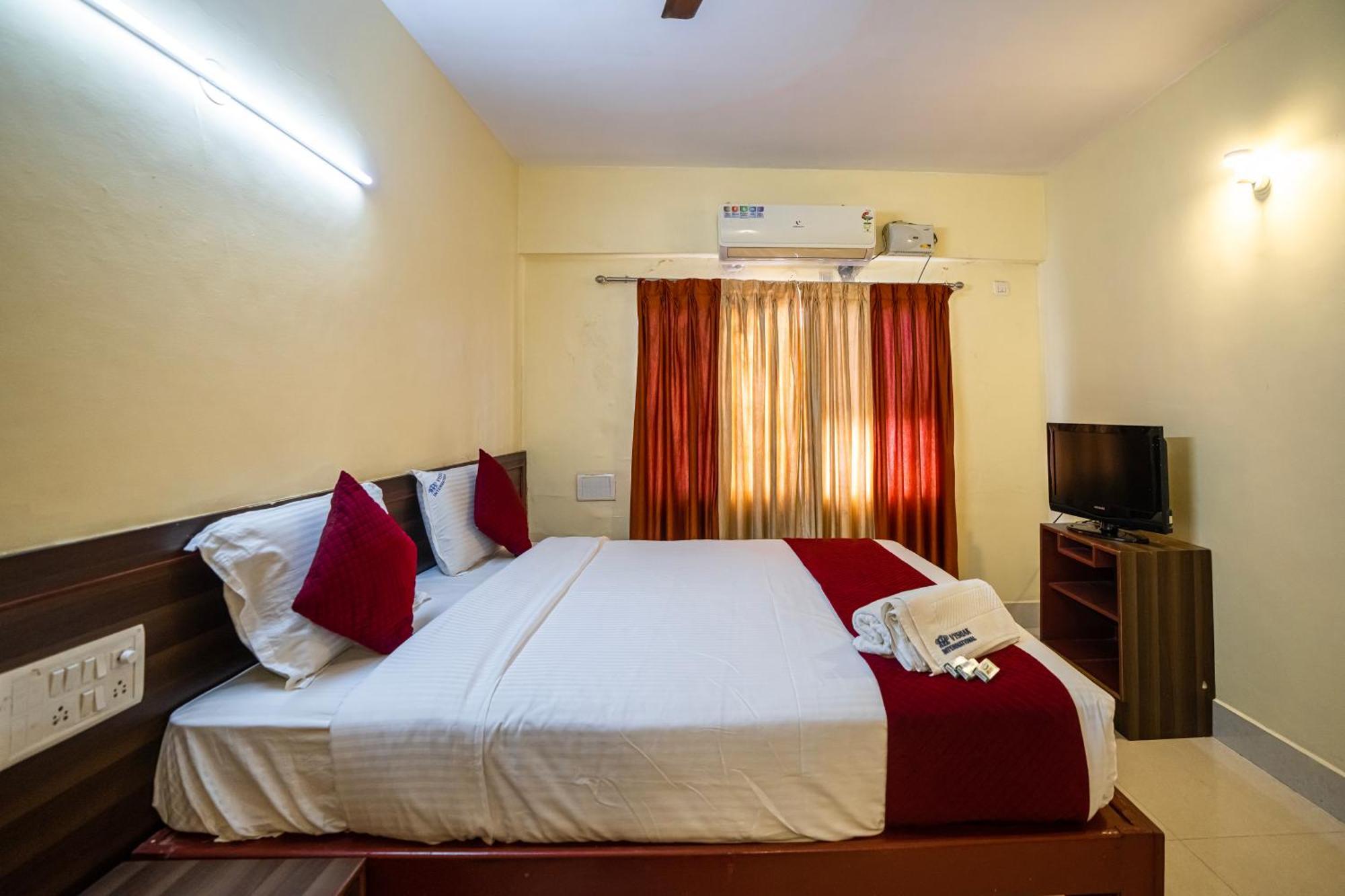 Hotel Vyshak International Mysore Quarto foto