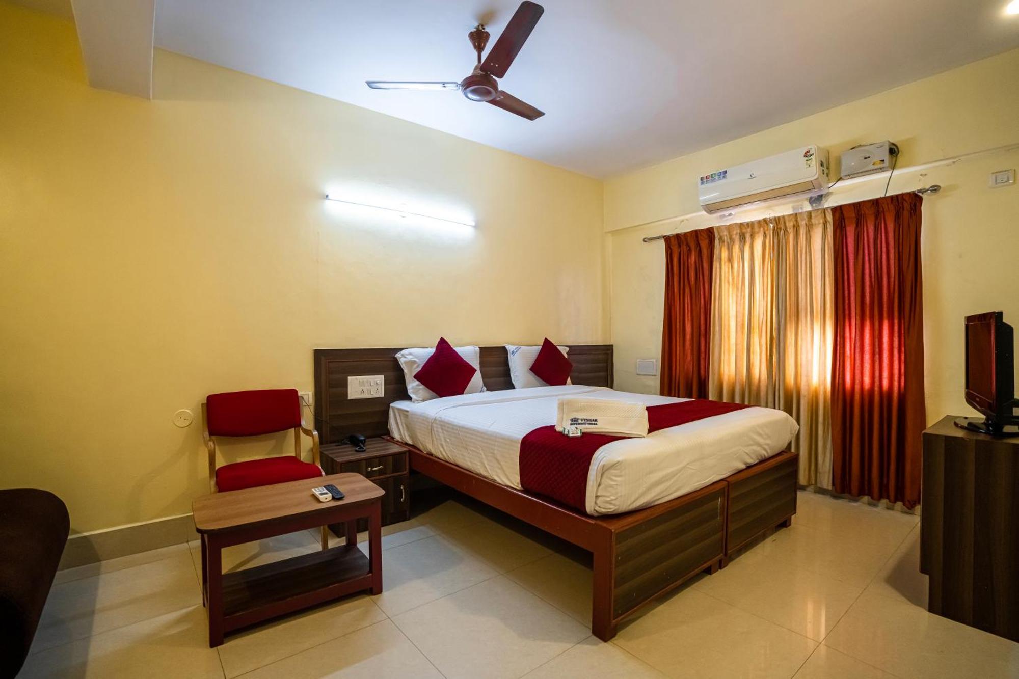 Hotel Vyshak International Mysore Exterior foto