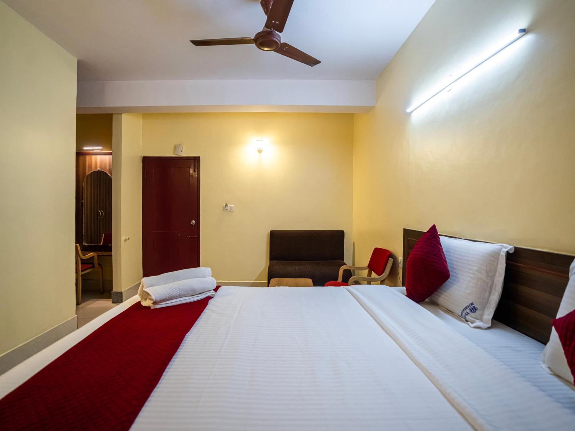 Hotel Vyshak International Mysore Exterior foto